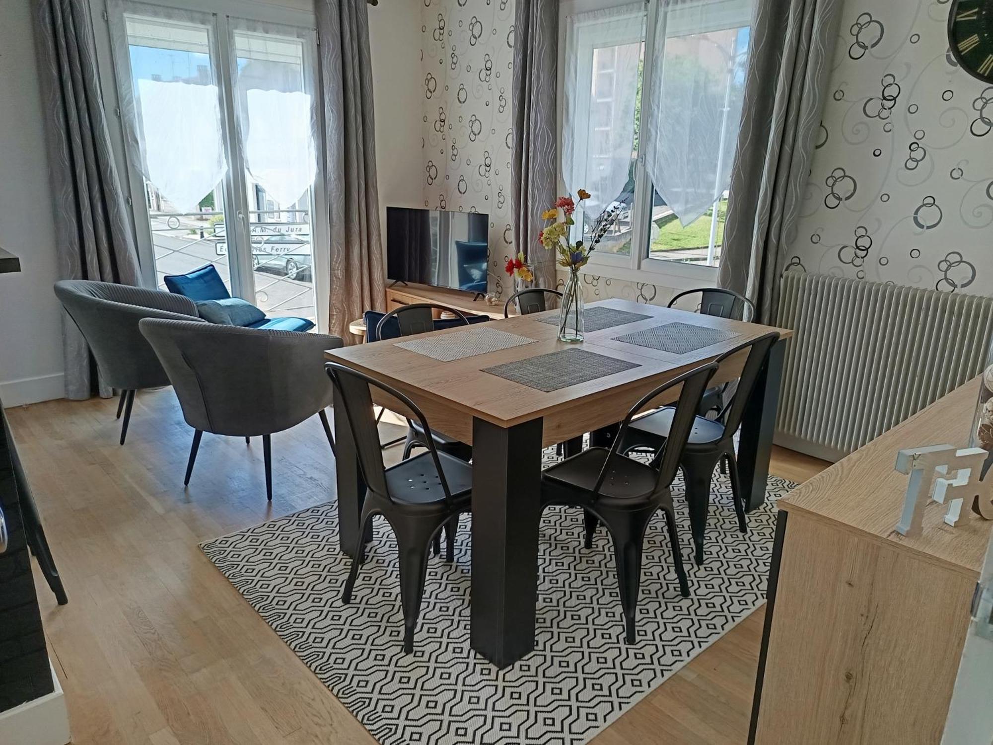 Maison De Ville 70M² Champagnole Eksteriør billede